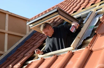 Pose de fenêtres de toit Velux à Escobecques